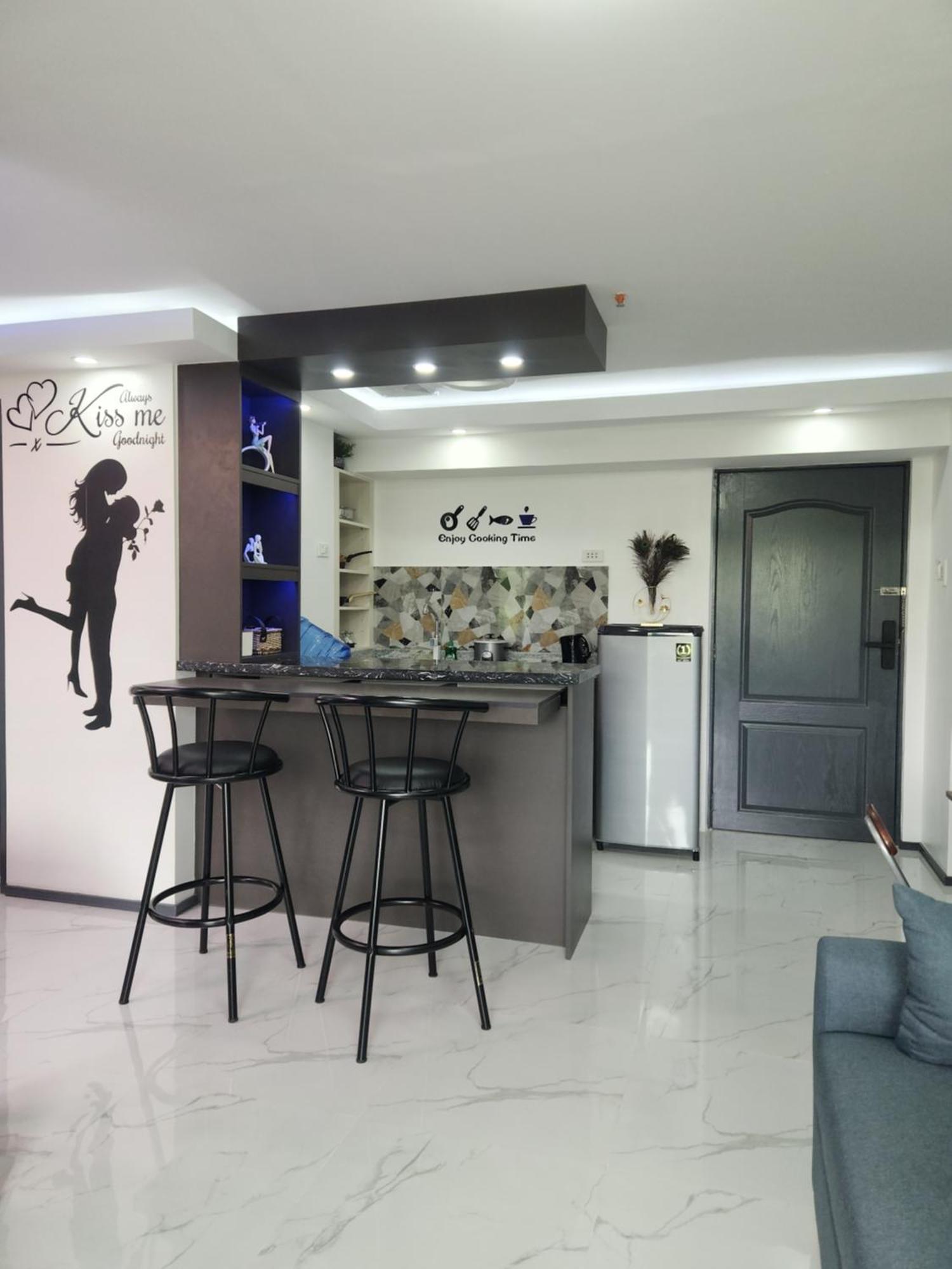 Condo Azur Suites B316 Near Airport, Netflix, Stylish, Cozy With Swimming Pool Μακτάν Εξωτερικό φωτογραφία