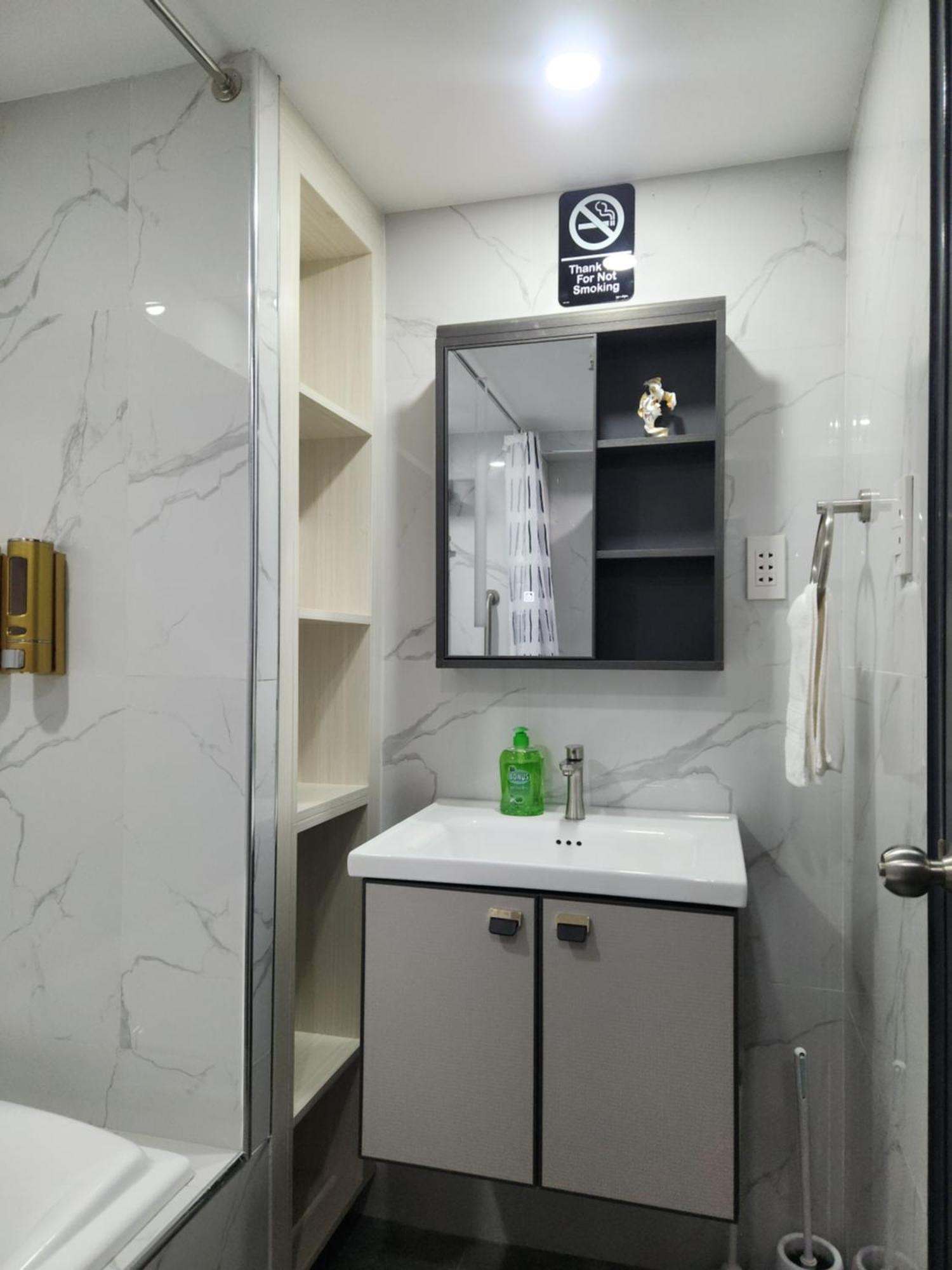 Condo Azur Suites B316 Near Airport, Netflix, Stylish, Cozy With Swimming Pool Μακτάν Εξωτερικό φωτογραφία